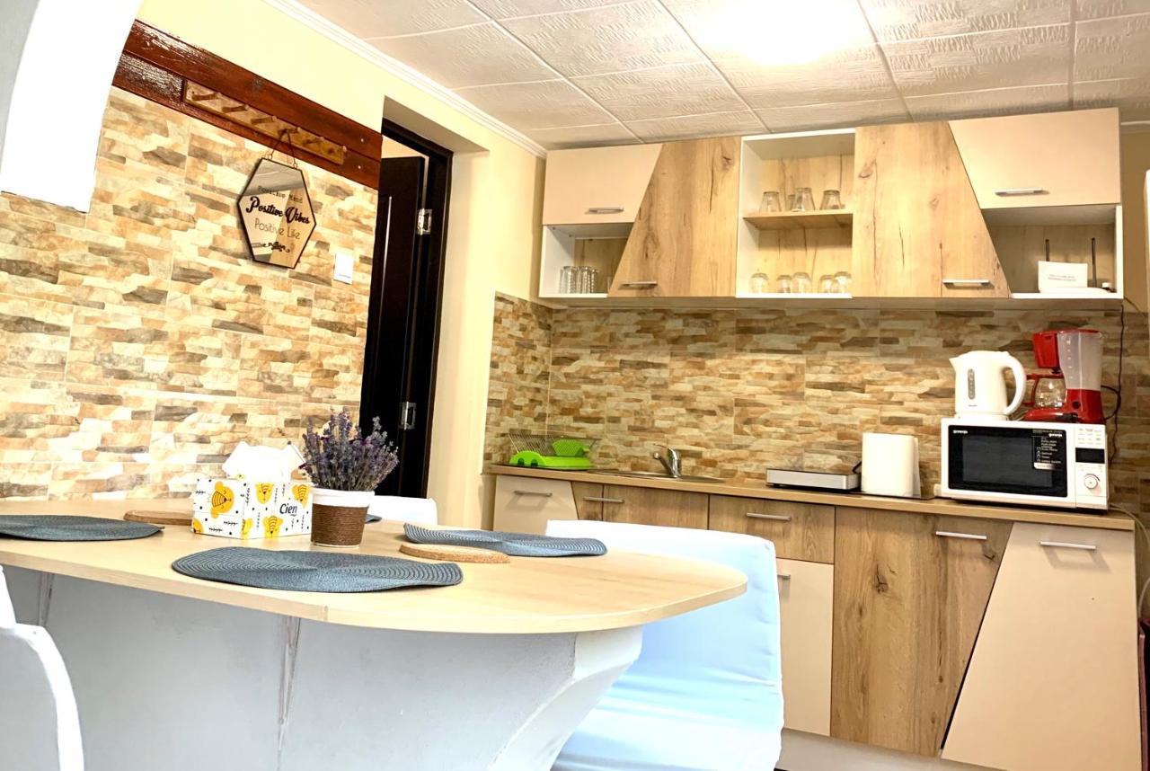 Grinda House - City Center Park And Stay Braşov Buitenkant foto