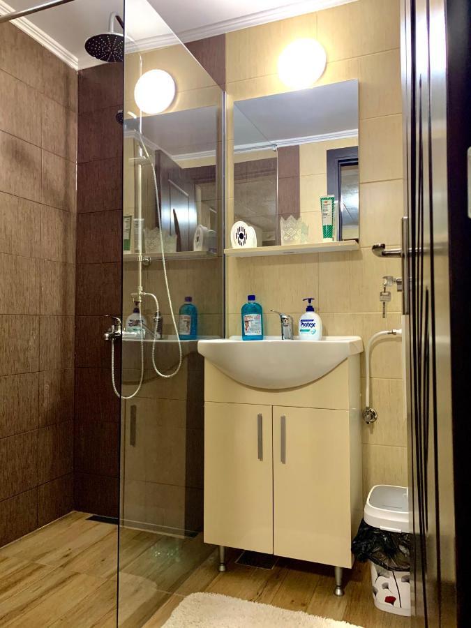 Grinda House - City Center Park And Stay Braşov Buitenkant foto